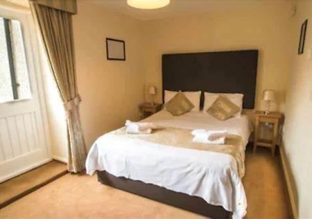 Cambrian Inn Tredegar Екстериор снимка