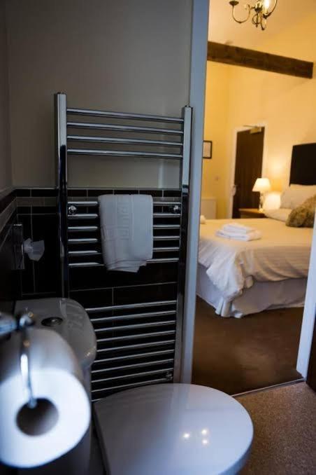Cambrian Inn Tredegar Екстериор снимка