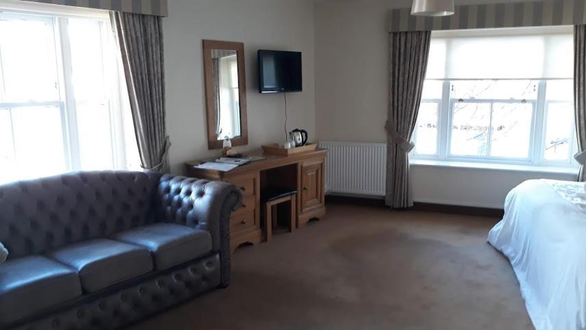 Cambrian Inn Tredegar Екстериор снимка